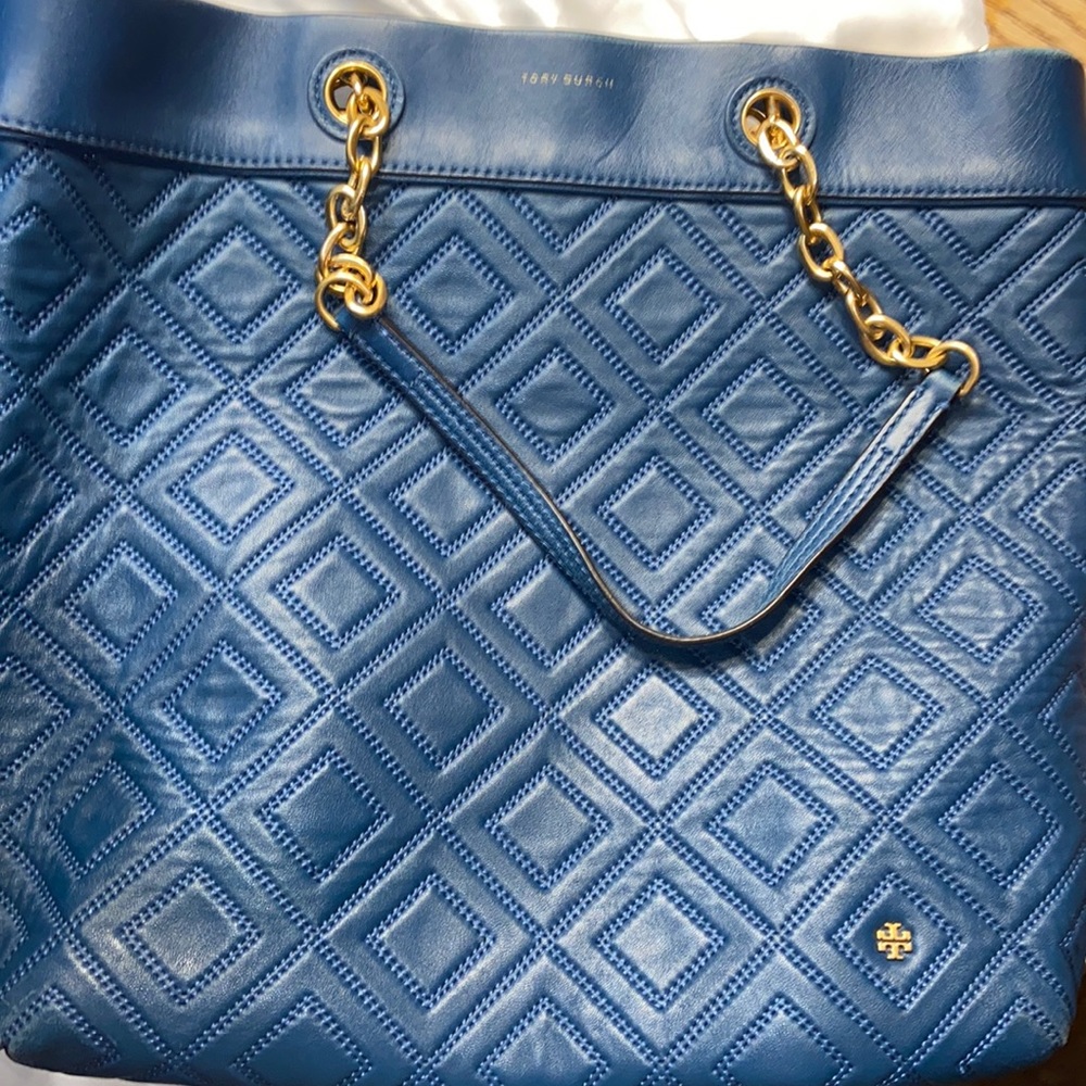 tory burch fleming tote black